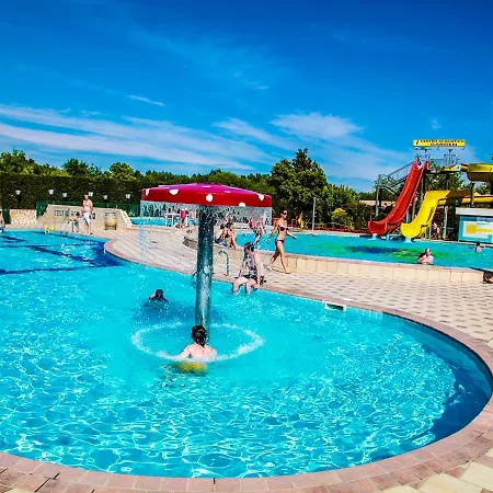 Adria Holidays Mobile Homes, Caorle 4* קאורלה