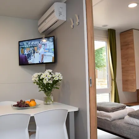 אתר קמפינג Adria Holidays Mobile Homes, Caorle 4*