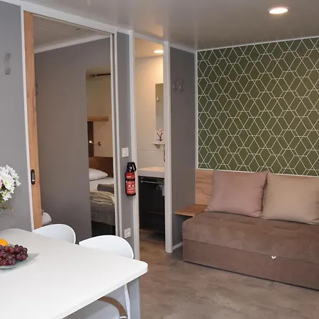 Adria Holidays Mobile Homes, Caorle אתר קמפינג 4*